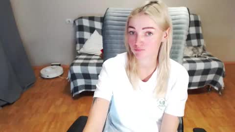 Polly online show from 11/29/25, 01:03