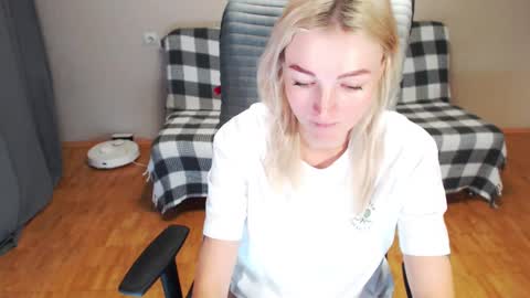 Polly online show from 11/30/25, 04:38