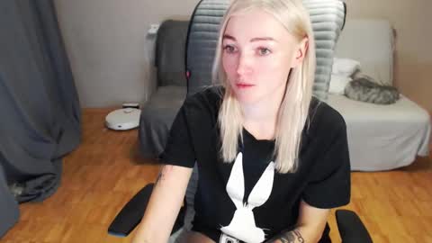 Polly online show from 12/20/25, 03:57