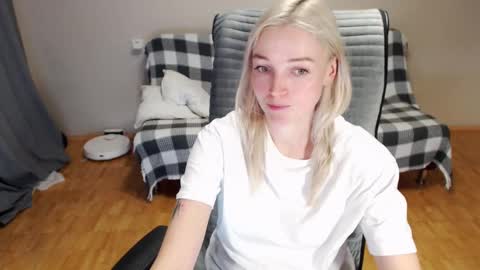 Polly online show from 02/15/26, 01:09