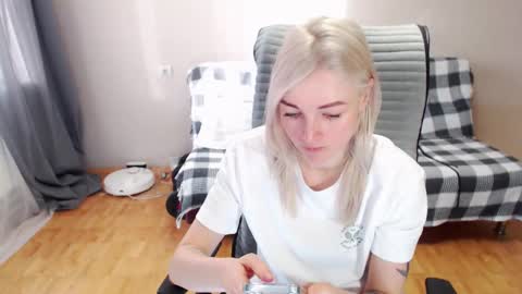 Polly online show from 03/15/26, 04:07