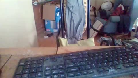 pup_y online show from 10/18/25, 02:40