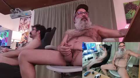 Pup And Papa bear online show from 07/08/26, 02:05