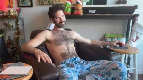 Pup Scritch online show from 12/15/25, 06:45