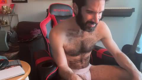 Pup Scritch online show from 01/16/26, 04:11