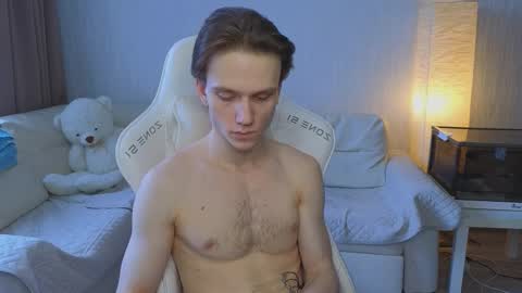 Snapshot of pupsenish chatting on 02/18/26, 05:36 Jesse online show from 02/18/26, 05:36