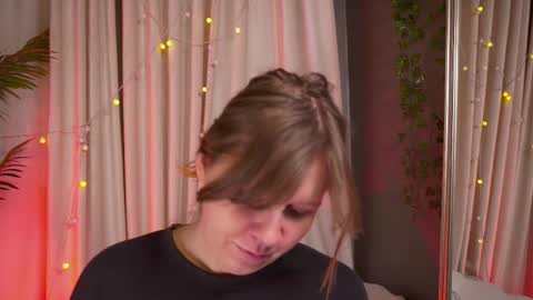 constant schedule Wednesday  Friday  Saturday  Sunday  The Rosemarie online show from 02/15/26, 05:48