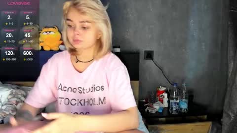 Snapshot of purebeautie chatting on 09/20/25, 03:46 Katty online show from 09/20/25, 03:46