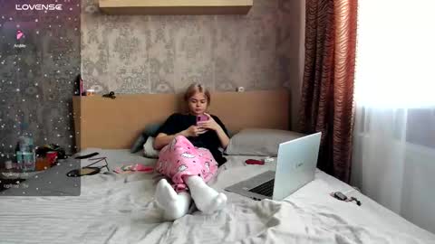 Snapshot of purebeautie chatting on 10/03/25, 12:35 Katty online show from 10/03/25, 12:35