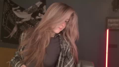 Bella online show from 04/22/26, 09:22