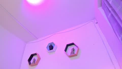 Anna  online show from 11/28/25, 04:15