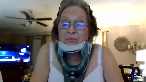 Snapshot of purplegrass66 chatting on 10/11/25, 01:16 Purplegrasses online show from 10/11/25, 01:16