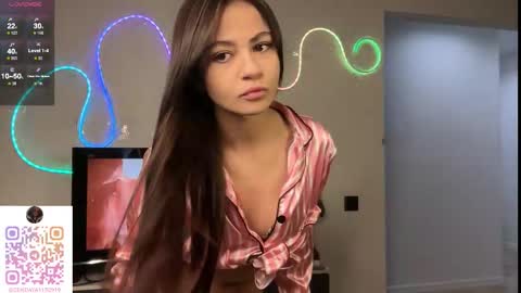 Snapshot of purrpaw chatting on 12/20/25, 11:01 Zendaya online show from 12/20/25, 11:01