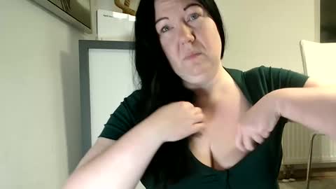 pussy6wetlips online show from 02/23/26, 04:32