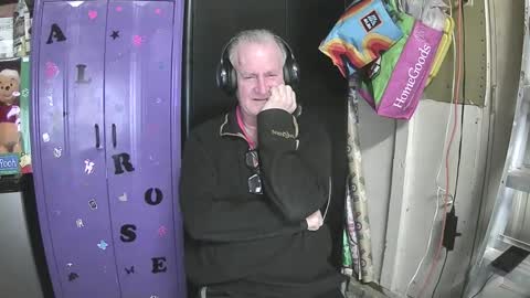 Mark online show from 01/10/25, 04:22