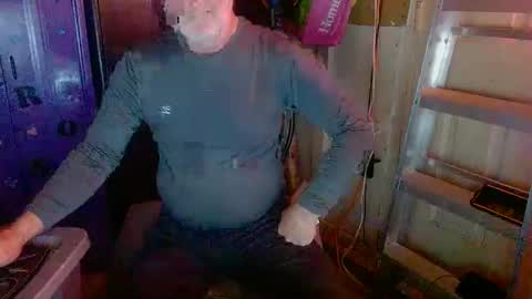 Mark online show from 02/09/25, 10:20