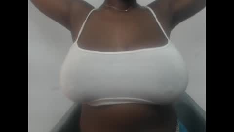 Snapshot of pussydollurz chatting on 10/18/25, 09:21 pussydollurz online show from 10/18/25, 09:21