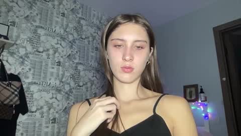 Snapshot of pussygir007 chatting on 01/06/25, 09:08 pussygirl007 online show from 01/06/25, 09:08