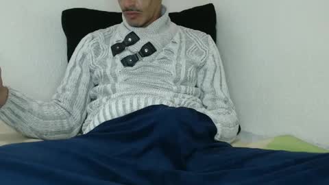 Snapshot of pussyhunterpt chatting on 01/25/25, 10:07 Ruck Fules online show from 01/25/25, 10:07