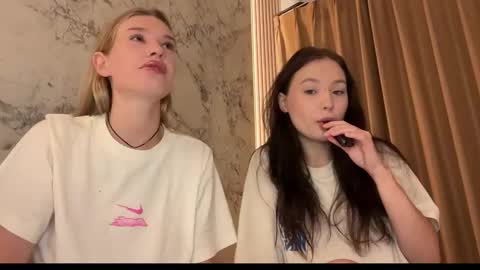 Lina online show from 02/14/26, 11:34