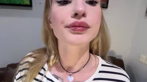 Lina online show from 03/08/26, 01:59