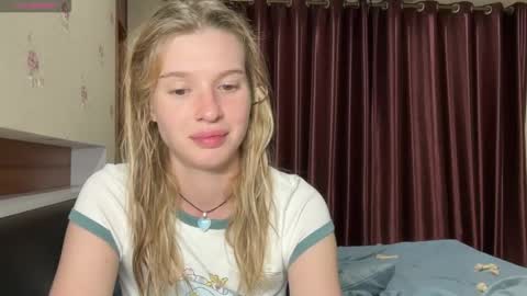 Lina online show from 04/15/26, 04:25