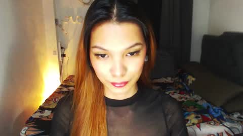 Snapshot of pussywetandwild chatting on 01/07/25, 05:12 LHARA online show from 01/07/25, 05:12