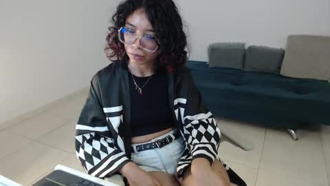 Snapshot of putakusan chatting on 03/09/25, 05:55 Izumi online show from 03/09/25, 05:55