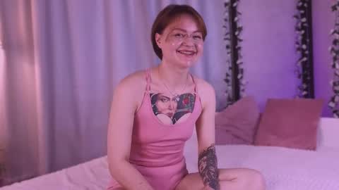 Snapshot of pvwg_mariam chatting on 10/10/25, 07:40 Mariam online show from 10/10/25, 07:40