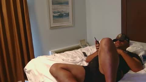 Snapshot of pwnst3rz chatting on 12/18/24, 01:23 pwnst3rz online show from 12/18/24, 01:23