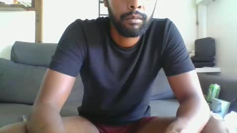 Snapshot of python974 chatting on 12/31/24, 10:37 Python online show from 12/31/24, 10:37