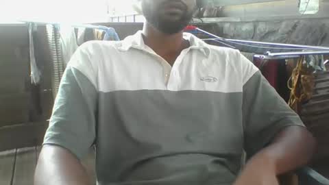 Snapshot of python974 chatting on 11/23/25, 03:39 Python online show from 11/23/25, 03:39