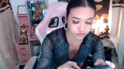 Queen Agatha online show from 11/06/25, 05:36