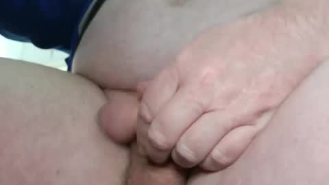 Snapshot of pytongru70 chatting on 12/14/25, 12:43 pytongru70 online show from 12/14/25, 12:43