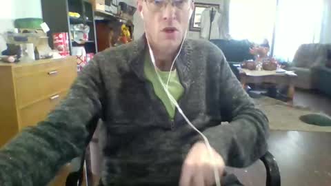 Snapshot of q2phq2ph chatting on 10/23/25, 07:23 q2phq2ph online show from 10/23/25, 07:23