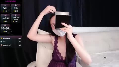 qianqian_ online show from 02/25/25, 05:58