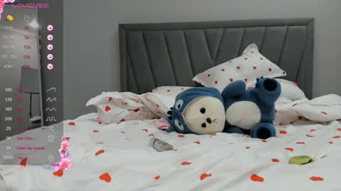 Kimi online show from 10/08/25, 04:04