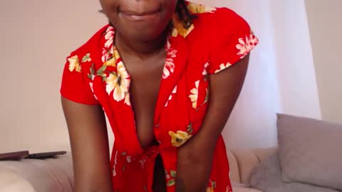 Snapshot of quaine_ryleighn chatting on 10/10/25, 11:09 RYLEIGHN online show from 10/10/25, 11:09