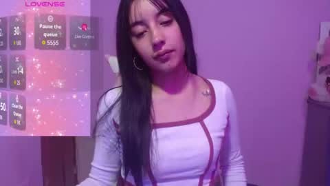 Snapshot of quee_tiana chatting on 07/17/26, 02:29 your princess online show from 07/17/26, 02:29