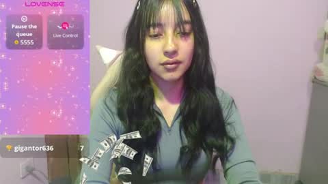 Snapshot of quee_tiana chatting on 07/19/26, 03:54 your princess online show from 07/19/26, 03:54