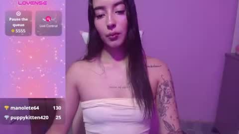 Snapshot of quee_tiana chatting on 07/25/26, 08:39 your princess online show from 07/25/26, 08:39