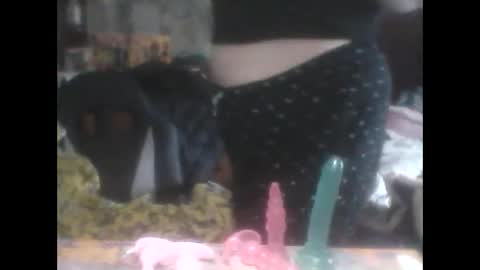 Snapshot of queeeendeepthrot chatting on 02/25/25, 02:00 Bigtitanalslut online show from 02/25/25, 02:00