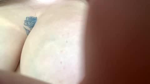 Snapshot of queeeendeepthrot chatting on 10/01/25, 06:03 Bigtitanalslut online show from 10/01/25, 06:03