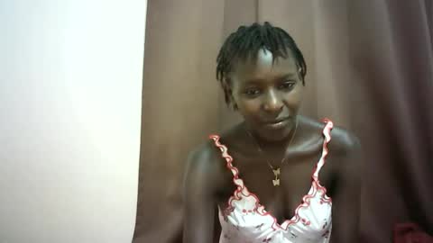 Snapshot of queen_0012 chatting on 04/24/26, 07:00 asher online show from 04/24/26, 07:00