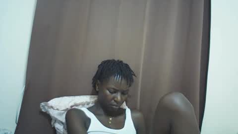Snapshot of queen_0012 chatting on 05/15/26, 07:04 asher online show from 05/15/26, 07:04