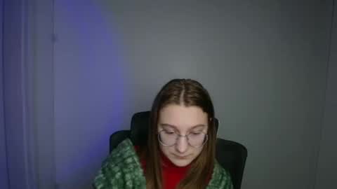 Snapshot of queen_amelie chatting on 02/15/26, 07:51 Amelie online show from 02/15/26, 07:51