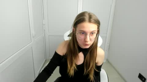 Amelie online show from 03/29/26, 07:30