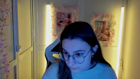 Amelie online show from 04/21/26, 07:14