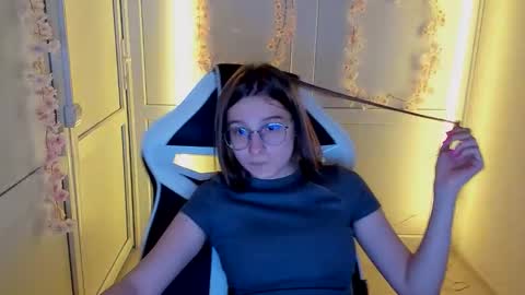 Amelie online show from 04/23/26, 12:29