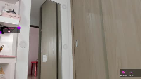 Snapshot of queen_antonella_oficial chatting on 01/28/25, 12:11 QUEEN ANTONELLA online show from 01/28/25, 12:11